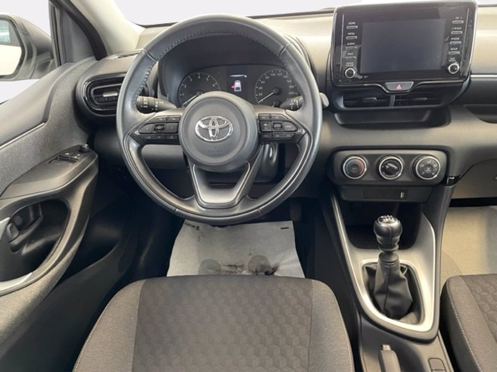 TOYOTA Yaris 1.5h lounge